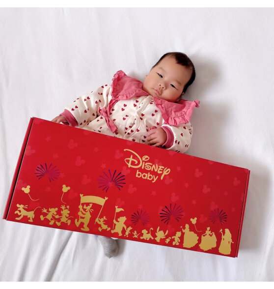 DISNEY迪士尼礼盒新生儿礼盒满月礼物新生儿礼物实用0-6-12月婴儿布书 安抚礼盒
