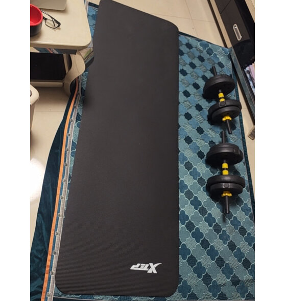 特步（XTEP）瑜伽垫男女健身垫加厚大尺寸防滑专业运动训练跳绳操隔音减震垫黑