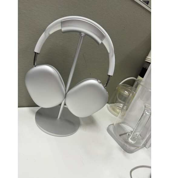 适用 苹果AirPodsMax头戴式耳机支架创意金属桌面耳麦挂架展示架耳机架桌面立式耳机架子耳机配件 银色