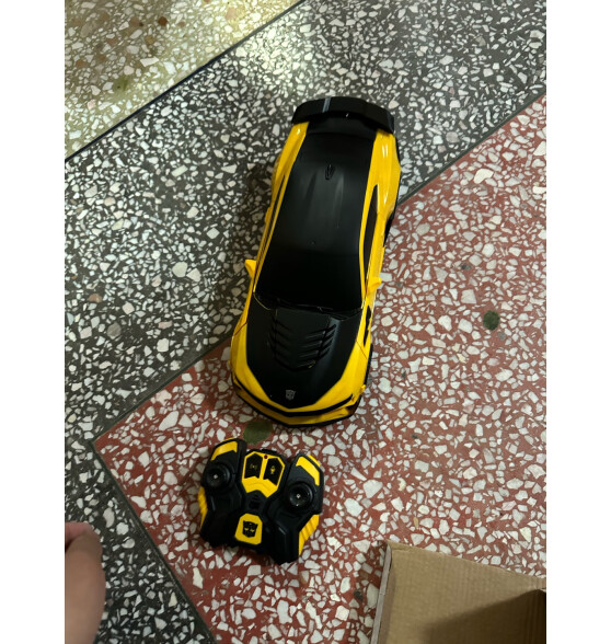 变形金刚（TRANSFORMERS）儿童玩具正版授权遥控车机器人男孩节日礼物汽车模型大黄蜂三电版