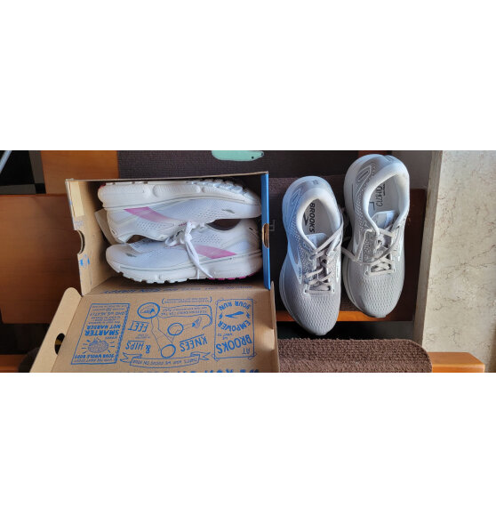 布鲁克斯（BROOKS）夏季小白鞋平衡跑步运动女款减震专业官方透气舒适鞋Ghost 15幽灵 白色/蘑菇灰/紫色 39最好