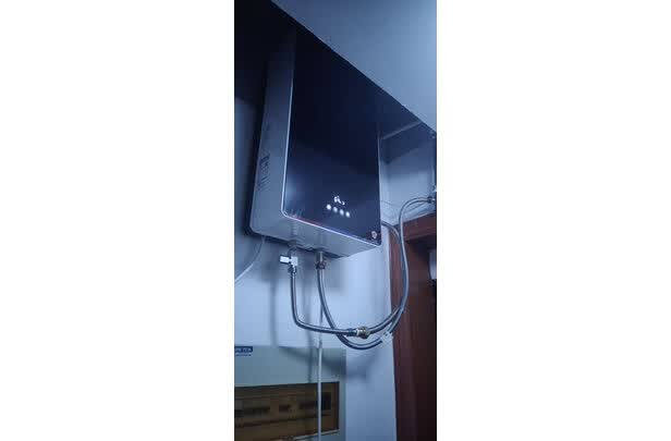 格林姆斯电热水器演示