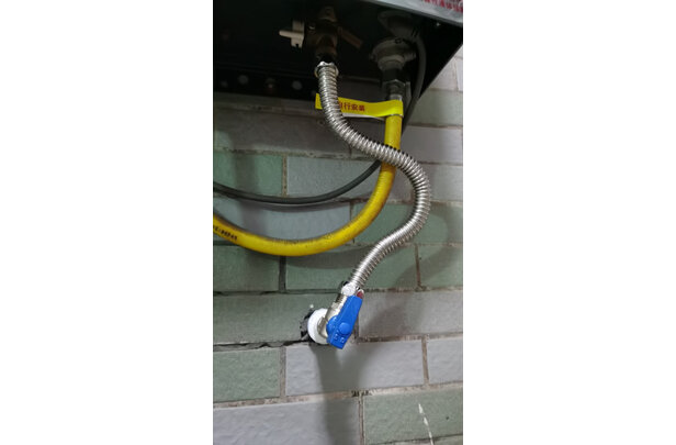 潜水艇下水管安装