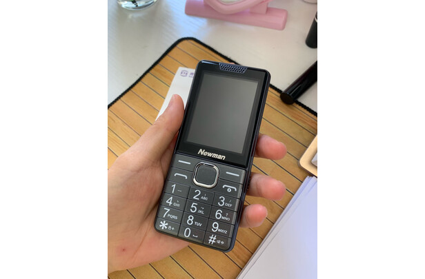 纽曼老人手机怎么插卡