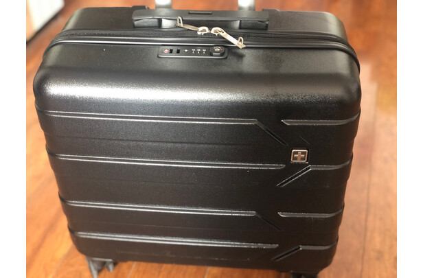 suissewin碳纤维拉杆箱