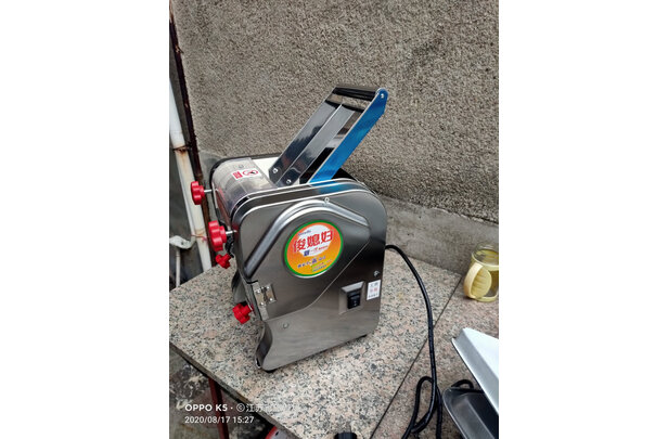 俊媳妇家用压面机拆卸