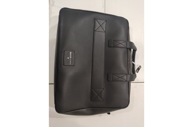 巴利男士包包质量怎么样?真实使用感受 - 井贤栋的博客