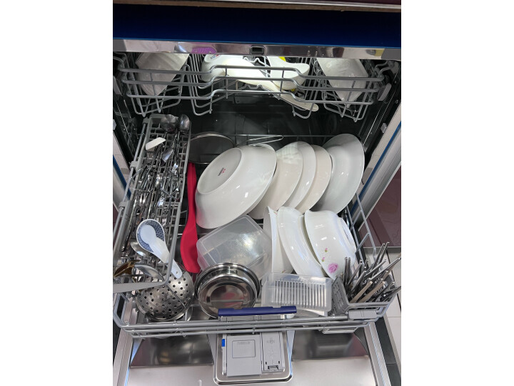 美的（Midea）8/10套家用洗碗机 光触媒热风烘干消毒一体 嵌入式刷碗机 20分钟快速洗 NS10 厨房