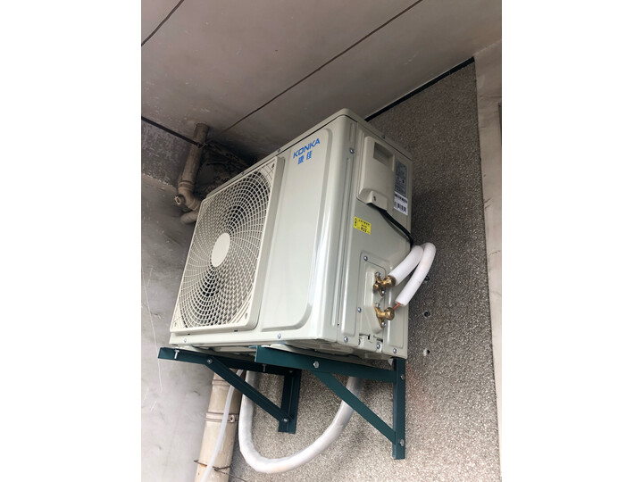 康佳的空调出乎意料的好看,安装师傅也很周到,试机后效果相当满意
