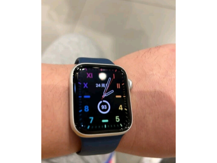 Apple Watch SE 智能手表 GPS款 44mm深空灰色铝金属表壳 午夜黑运动型表带MKQ63CH/A