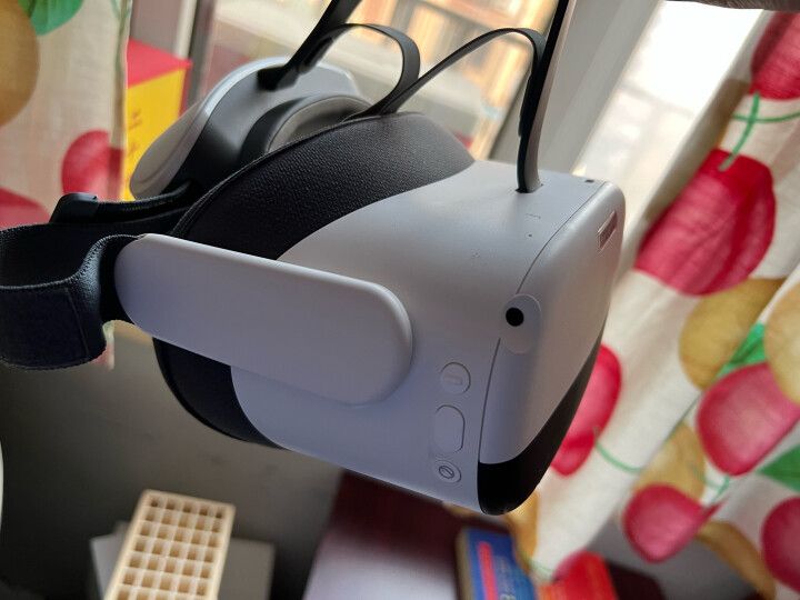 Pico 【老罗力荐】Neo 3  256G先锋版   骁龙XR2 瞳距调节 畅玩Steam VR一体机游戏机