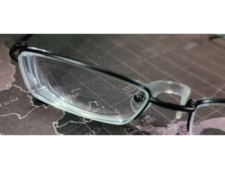 依视路(ESSILOR)单光1.601特薄钻晶A4非球面防蓝光学生双面防紫外线远近视树脂眼镜片库存一片装