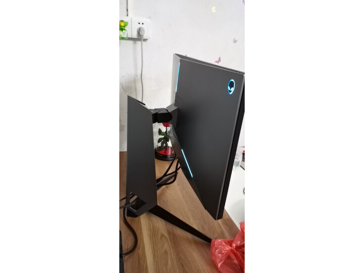 外星人aw2518h和卓威xl2546哪个好?有区别没有?