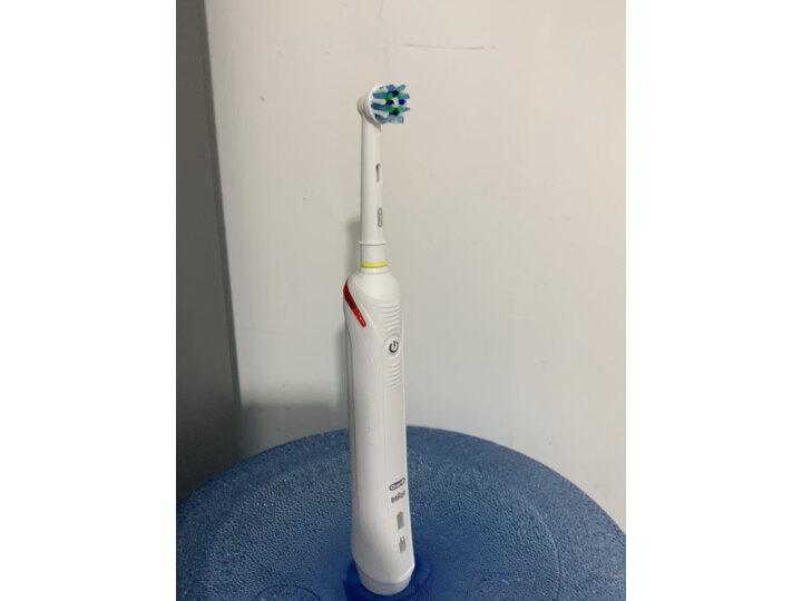 欧乐B电动牙刷成人 小圆头牙刷情侣礼物自动3D声波旋转摆动充电式P4000