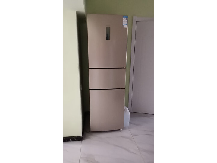 这个海尔bcd-223wdpt还蛮好的咯,做工很细致,款式时尚大气*上档次,有