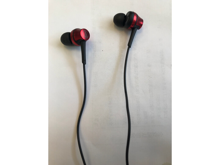 铁三角ckr50is跟cks550is哪个好?区别是什么?