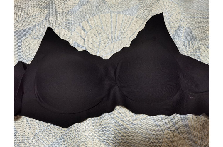 钢圈光面聚拢文胸透气隐形舒适新品黑色内衣