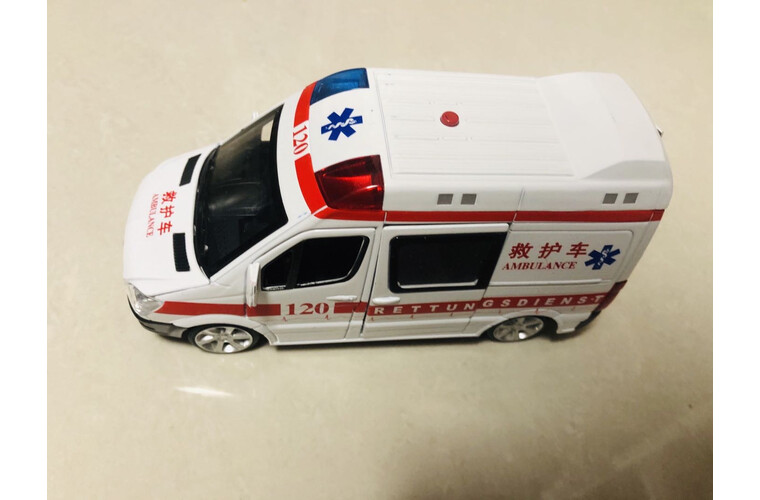 大号救护车合金儿童玩具小汽车警车车模仿真120模型