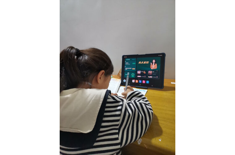 %title插图%num 科大讯飞学习机怎么样?和步步高家教机S5哪个好?测评结果震惊你!