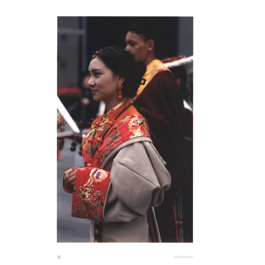 Sample pages of The Costume Culture of Chengdu (ISBN:9787119137100)