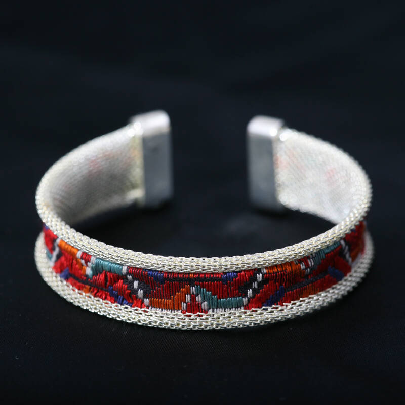 维纳斯立方 纯手工绣片 925银 苗族 花丝手镯 顺丰包邮