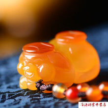 女本命年红毛衣