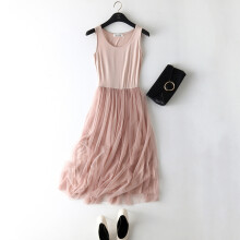 粉色莫代尔长裙