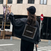 穿宽松休闲外套，打造时尚女神