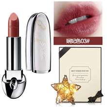 滋润口红，打造迷人嘟嘟唇