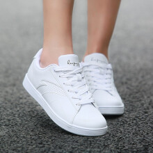女式白色滑板鞋
