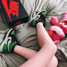 耐克（NIKE）篮球鞋黑绿脚趾女款575441-302 