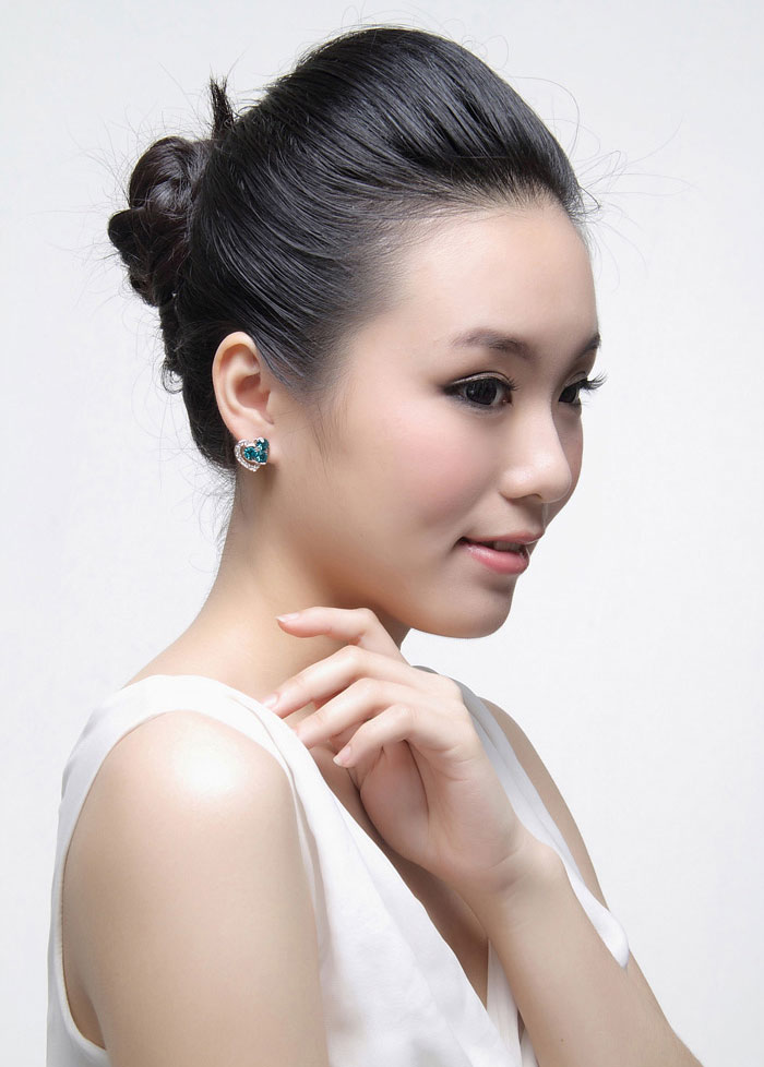 crystal girl水晶女孩 心心之缘 耳钉 防过敏 精致闪亮 甜美 特价