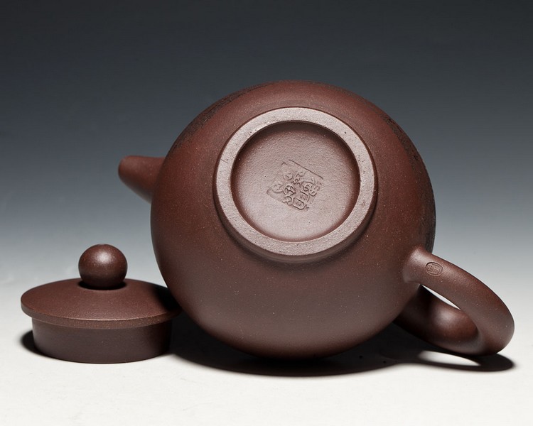 作品名称:圆珠壶  作品容量:250cc 底款:雷建发 制作工艺:手工制 生产