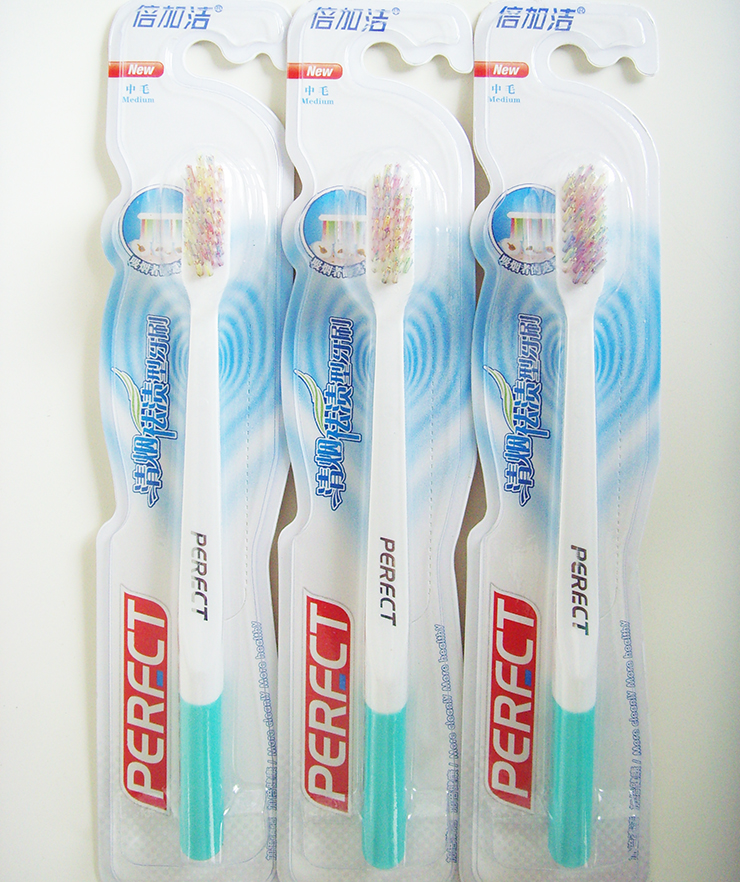 倍加洁f915 清烟祛渍型牙刷 中毛 去烟渍型 1*6支 独立包装