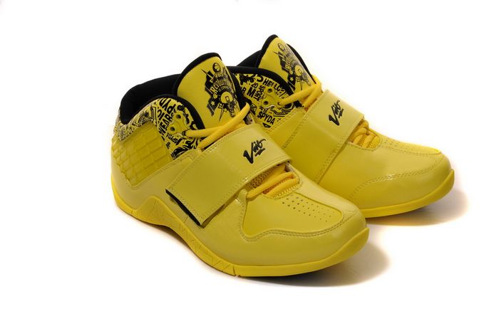 voit 沃特 酷炫高帮 男子篮球鞋 魔术扣校园风 硬地运动鞋 男鞋