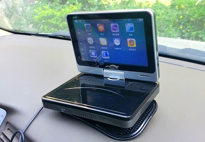 fm发射的使用方法:打开fm发射导航仪的喇叭不再发出声音,插上车充将