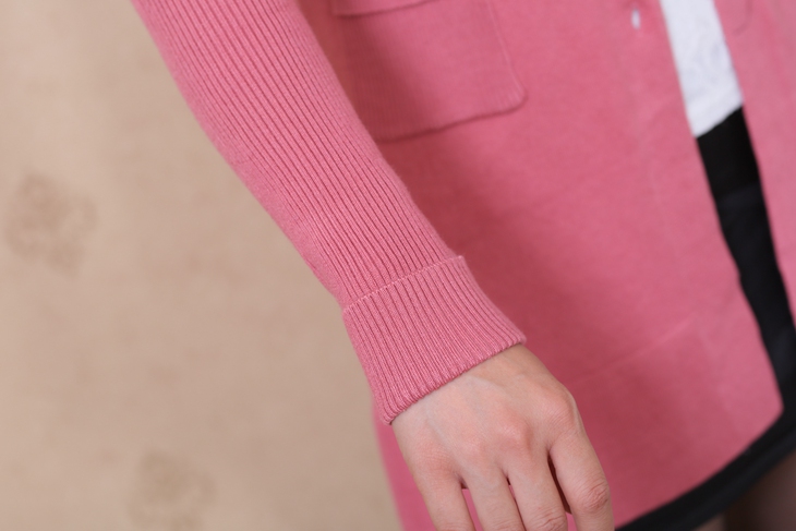 秋季新款女装 别致领口设计 纯色长袖单排扣中长款针织开衫 040023 深