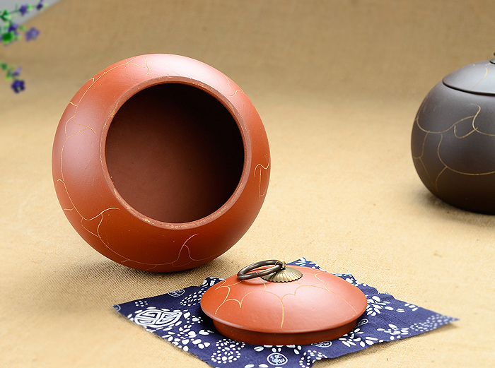 
                                        谱茗-宜兴紫砂茶具 紫砂茶叶罐 普洱罐大号 一斤装 普洱醒茶罐 花纹西施 黑泥                