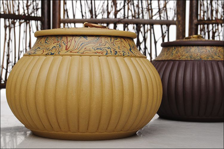 
                                        宜兴紫砂茶叶罐 茶具 大号手工醒茶罐 普洱罐一斤茶缸 紫色                