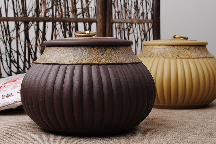 
                                        宜兴紫砂茶叶罐 茶具 大号手工醒茶罐 普洱罐一斤茶缸 紫色                
