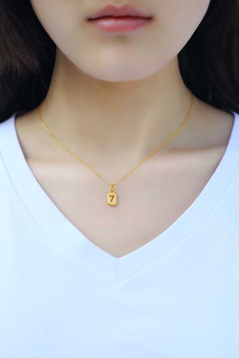 楚饰玉黄金幸运小lucky数字7吊坠爱妻足金金项链挂坠锁骨链女送女友