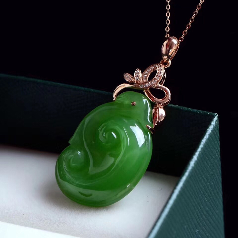 和田碧玉苹果绿吊坠 18k金镶嵌玉质细腻温润男女玉坠项链挂件玉牌玉石