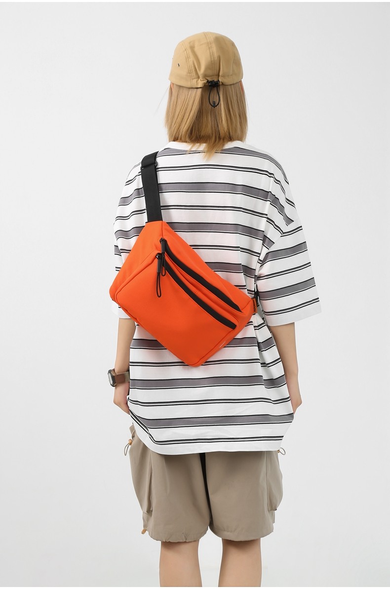 北慕潮牌斜挎包男休闲单肩包运动包女大容量挎包可放ipad平板电脑棕色