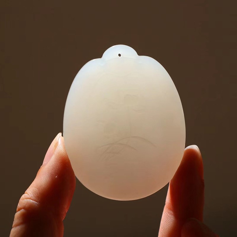 发源地和田玉烟紫一品清廉吊坠玉质细腻温润男女玉坠