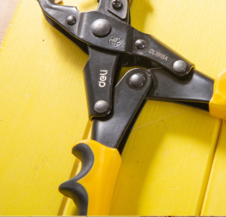 得力(deli)家用皮带打孔器 多功能打孔钳子 腰带裤带表带手表打眼