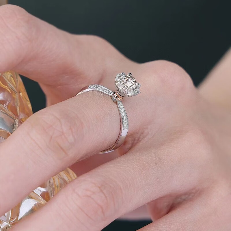 诗华珠宝手捧花钻戒女真钻18k金群镶求婚结婚钻石戒指花苞款婚戒 白