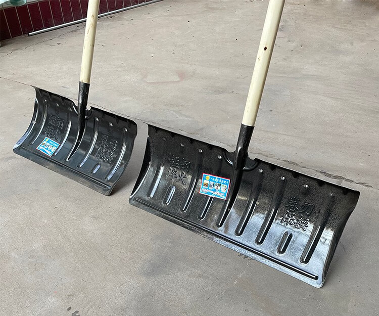 中之牧推雪铲轮式小区物业环卫商用家用锰钢塑料加厚大号推雪板铲子除