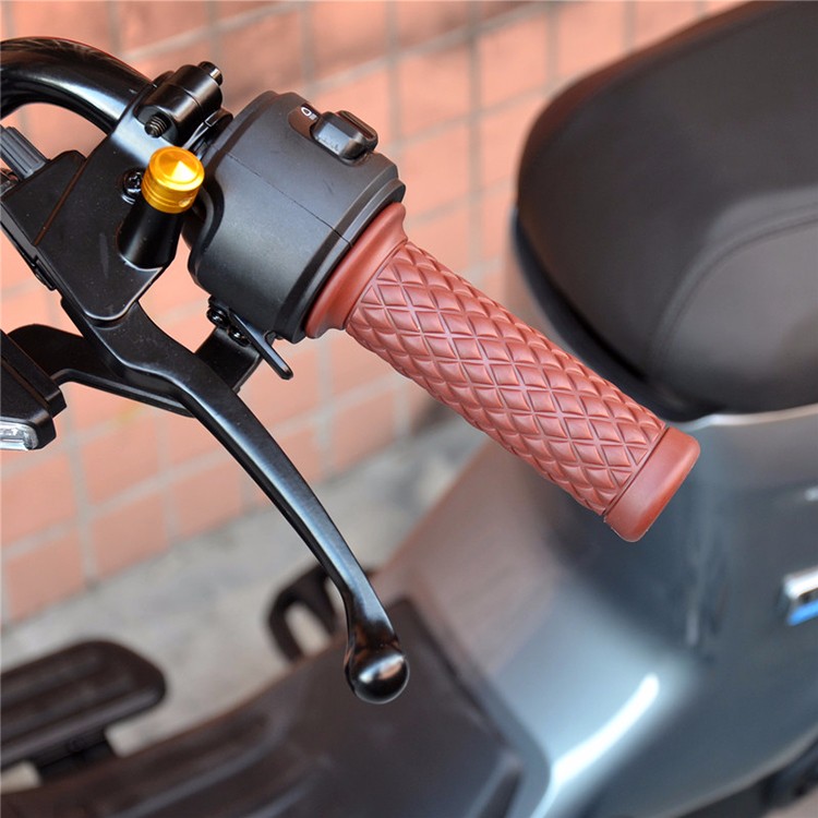 适用于电动车改装手把套摩托车助力车改装复古手把胶油门把套菱形包尾