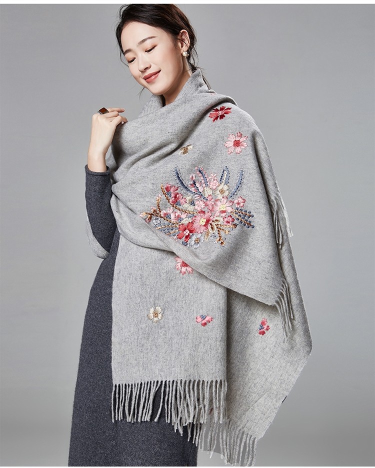 苏州刺绣羊毛围巾女秋冬季围巾披肩两用百搭绣花妈妈羊绒披肩外搭酒