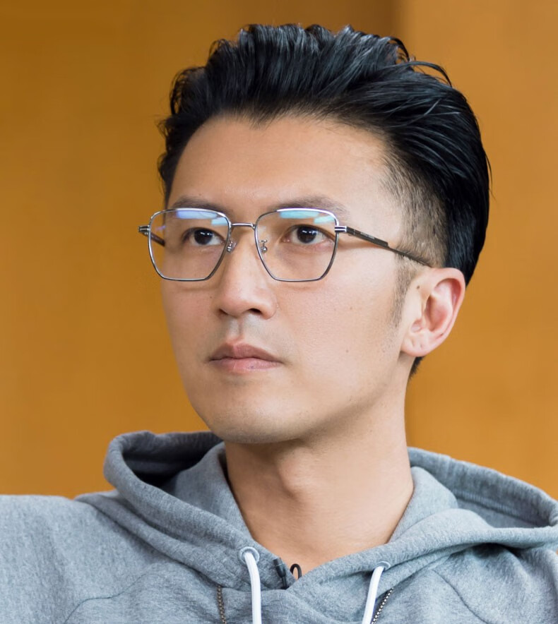 suntiles轻钛近视眼镜男谢霆锋款变色防蓝光镜片女可配散光配度数平光